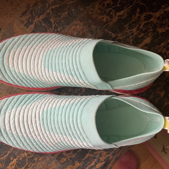 MERREL LIGHT TURQUOISE BLUE/RED SOLE STRETCH WOMEN SNEAKERS SIZE US 8.5 - Picture 12 of 12